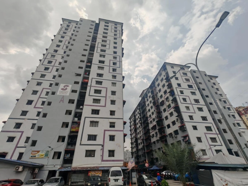 Damai Apartment @ Bandar Sunway, PJS 8, Petaling Jaya - Near LRT, Blok A level 8, Sale below bank value Rm30k, Roi 5%