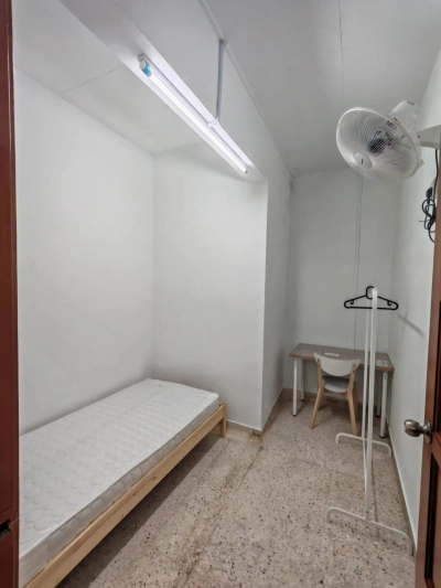 Room 4 RM300 @ 2nd floor Shop Apartment, Seksyen 7, Shah Alam - Near UITM - Ready unit
