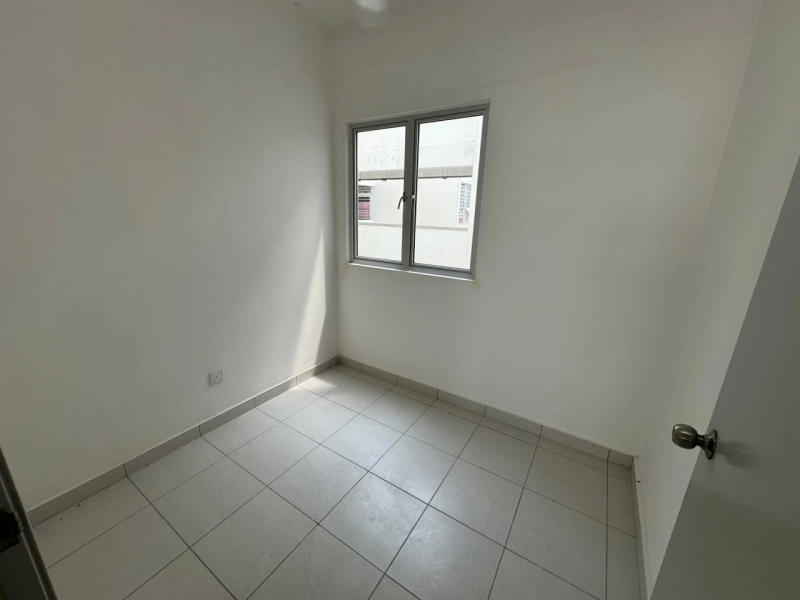 For Sale Pangsapuri Seri Utama Puchong Freehold Gated Guarded Strata