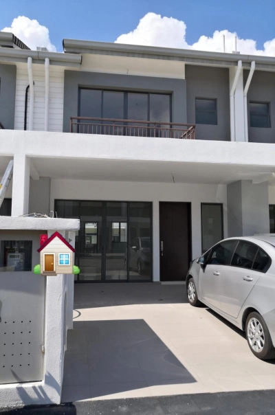 Renovated 2 Storey house - Diamond City @ Semenyih - Sale below bank value Rm40k