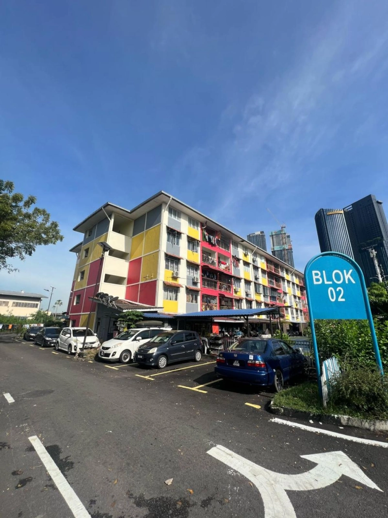 Pangsapuri Taman Sri Rasau @ Seksyen 16, Shah Alam - Blok 2 1st floor - Ready 31/3