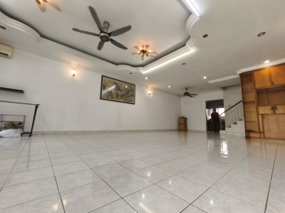 3 STOREY TAMAN WANGSA PERMAI KEPONG, Actual, FULLY RENO, Low Deposit