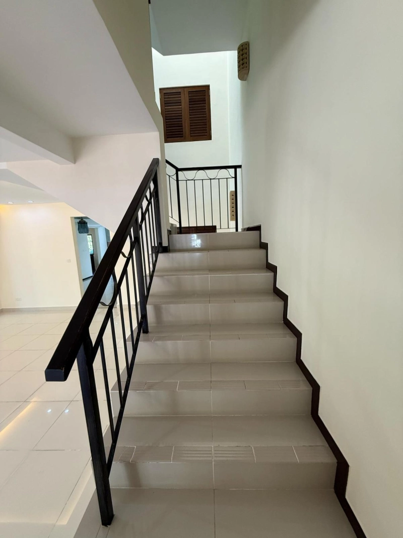 3 STOREY TAMAN SUNWAY CHERAS, Actual, Freehold, CORNER LOT, Renovated, Low Booking