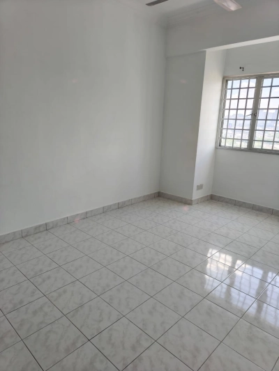 SURIA KIPARK DAMANSARA KEPONG , Actual, Freehold, RENOVATED, Low BOOKING