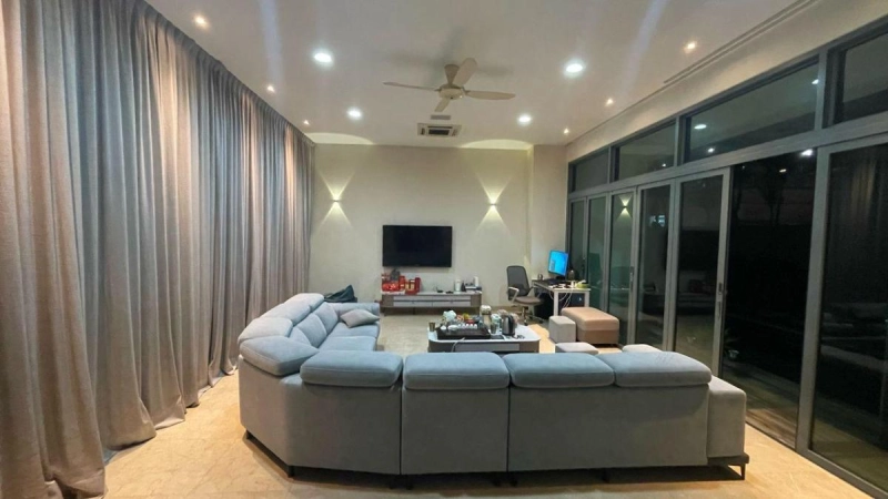 3 STOREY BUNGALOW THE RESIDENCE MONT KIARA, Actual, Reno, PRIVATE POOL, Low BOOKING