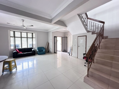 2 STOREY TAMAN PUCHONG UTAMA, Actual, Freehold, END LOT, RENOvated, Low Booking