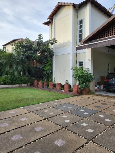Lapangan Perdana Luxurious Bungalow FOR SALE