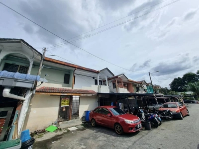 1st floor Town House @ Taman Kajang Utama