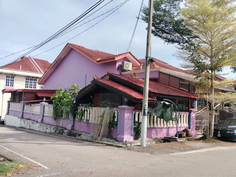 TANGKAK JOHOR || RUMAH TERES SETINGKAT || END LOT || RENOVATED || BUMI LOT || FREEHOLD || RM470,000 || (*sp119-1125)