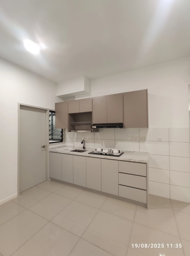 Brand New Riana Dutamas Segambut Savvy 722sf Partial Furnished 2 Parking at LG2