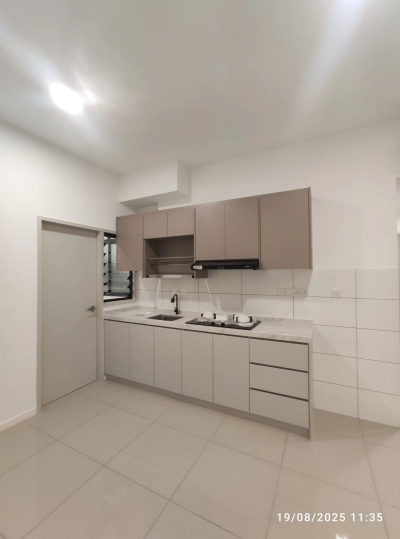 Brand New Riana Dutamas Segambut Savvy 722sf Partial Furnished 2 Parking at LG2