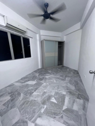 KENANGAN VIEW APARTMENT 915SQ WITH SWIMMING POOL- JUST NICE FOR SMALL FAMILY
