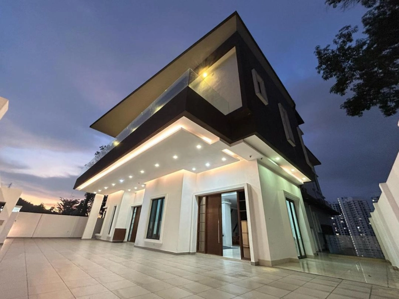 BUNGALOW COUNTRY HEIGHTS DAMANSARA, Actual, Freehold, FULLY RENOVATED