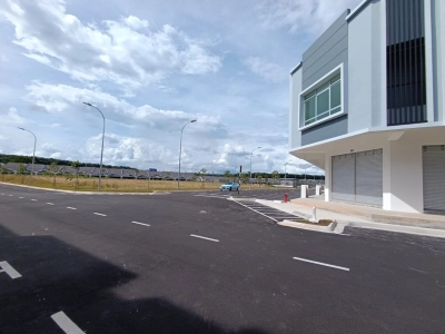 Kulai Bandar Putra Jalan Puyuh 2Storey Ground Floor Corner Shop 30x70 For Rent