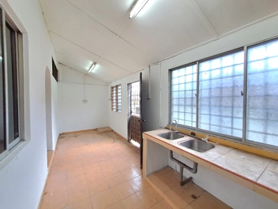 Semenyih Taman Hiew Piow Single Storey House For Sale Freehold Well Kept