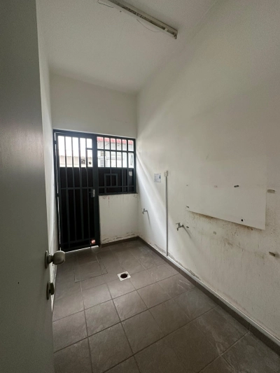 Bukit Indah Zon 7 Double Storey Terrace House 7Rooms 3Baths For Sale