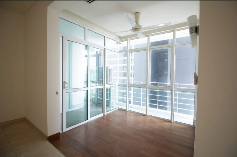 The Pearl @ KLCC-Level 17 private lift-Sale below bank value Rm480k