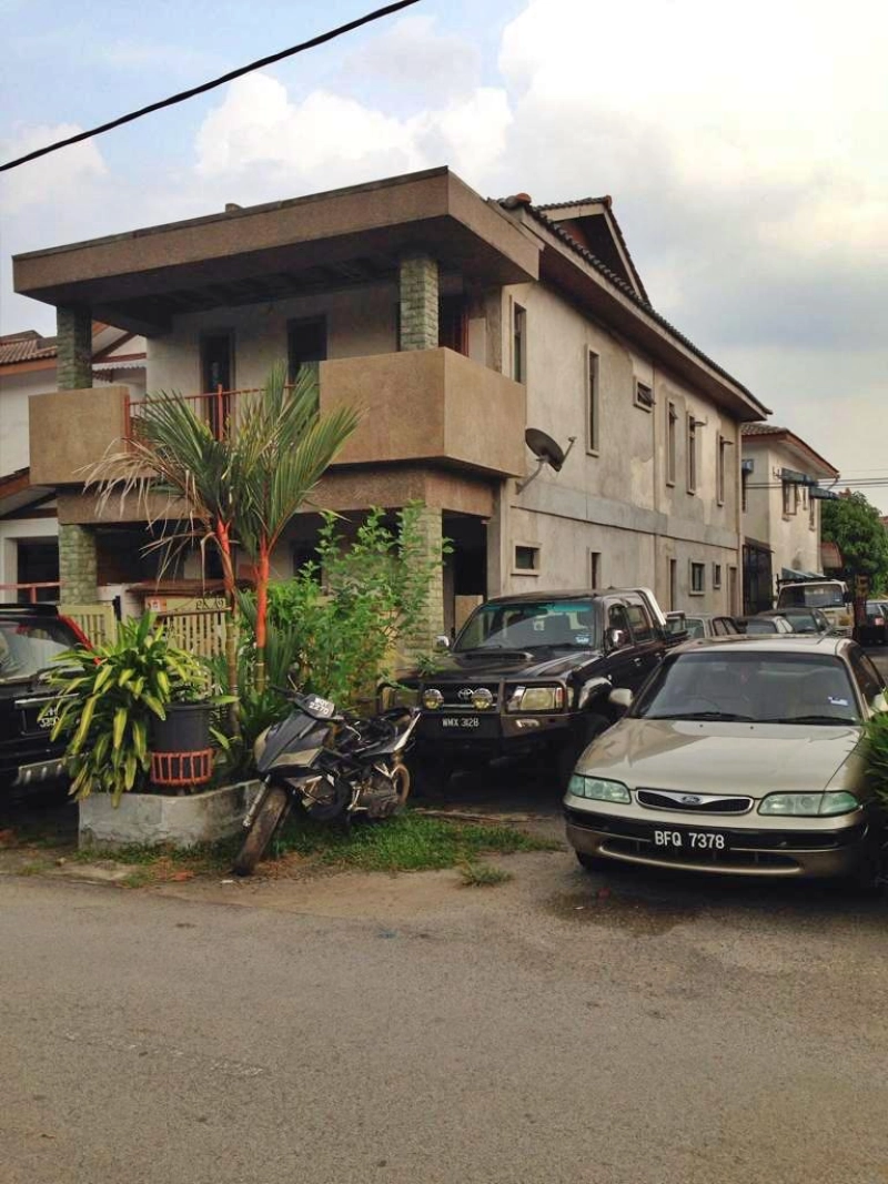 TAMAN KEMACAHAYA END LOT CHERAS