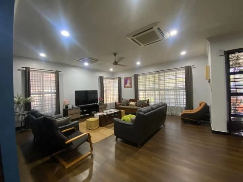 BANDAR SERI PUTRA PUTRA HILL BUNGALOW