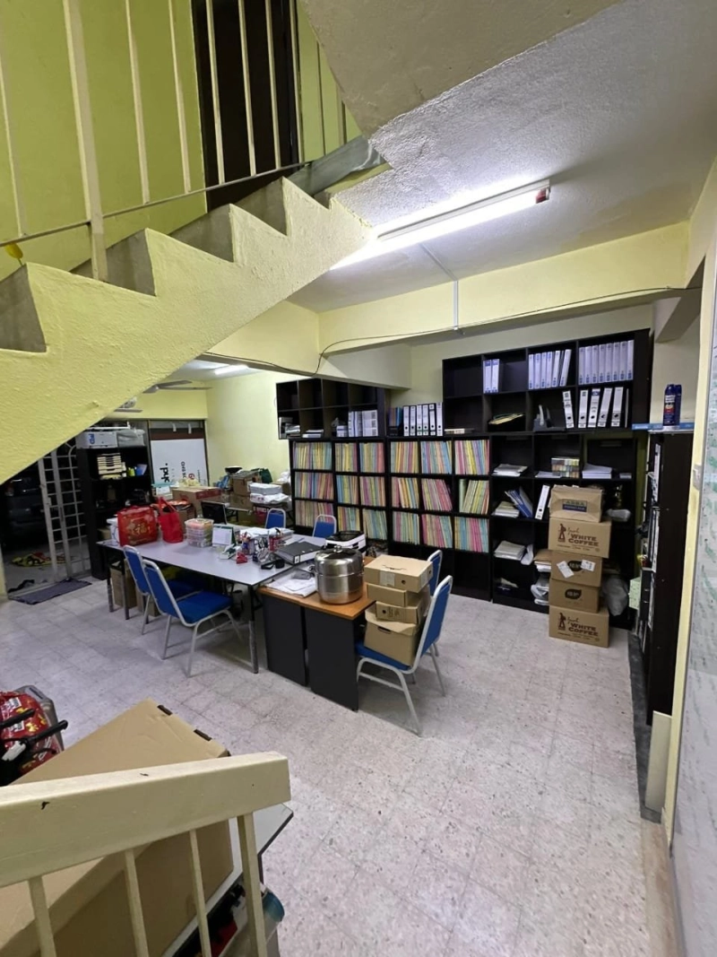 3 Storey TAMAN DAYA Kepong, Actual, Reno, FULLY EXTEND, Low Deposit