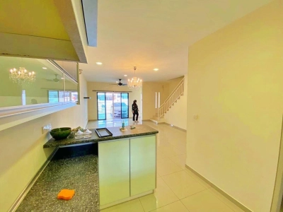 LAMAN DELFINA NILAI IMPIAN TERRACE