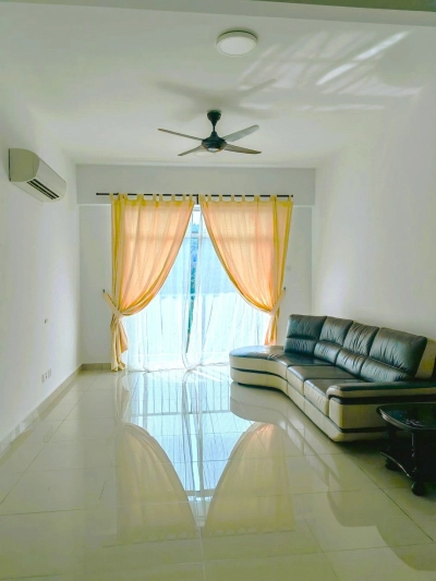 Setia Pinnacle, Sungai Ara. Partially Furnished with Refreshing Hillview