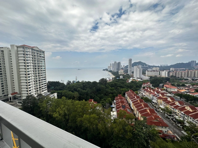 Surin Condo Middle Floor with Sea view