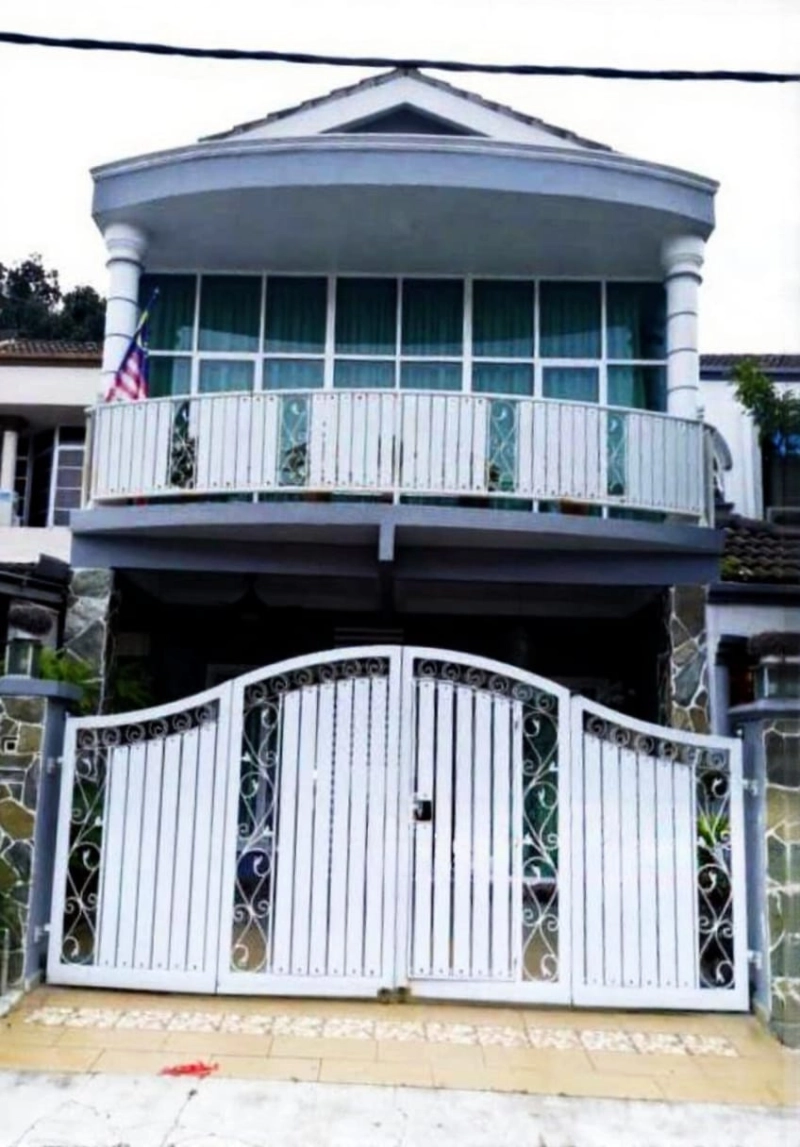 3 Story Terrace House Taman Melati