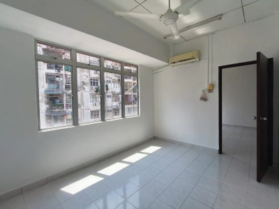 Taman Pusat Kepong Shop Aparment - Strata title