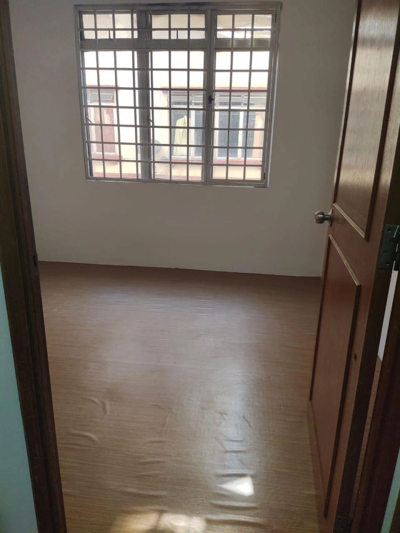 Taman Pusat Kepong Shop Aparment - CORNER