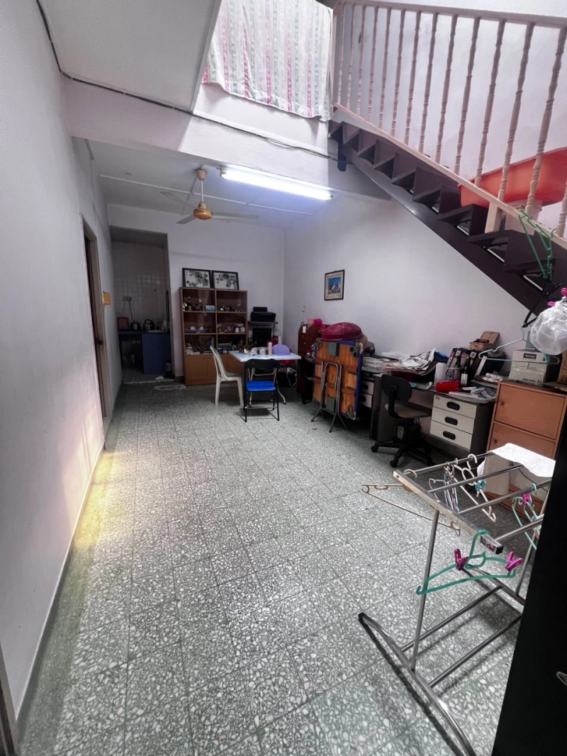 1.5 STOREY TAMAN DESA JAYA KEPONG, Actual, CORNER LOT, Fully Extended, Low Deposit