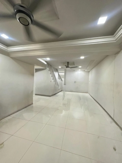 2 Storey TAMAN SRI GOMBAK FASA 1, Actual, Freehold, Reno, Facing NORTH, Low Deposit