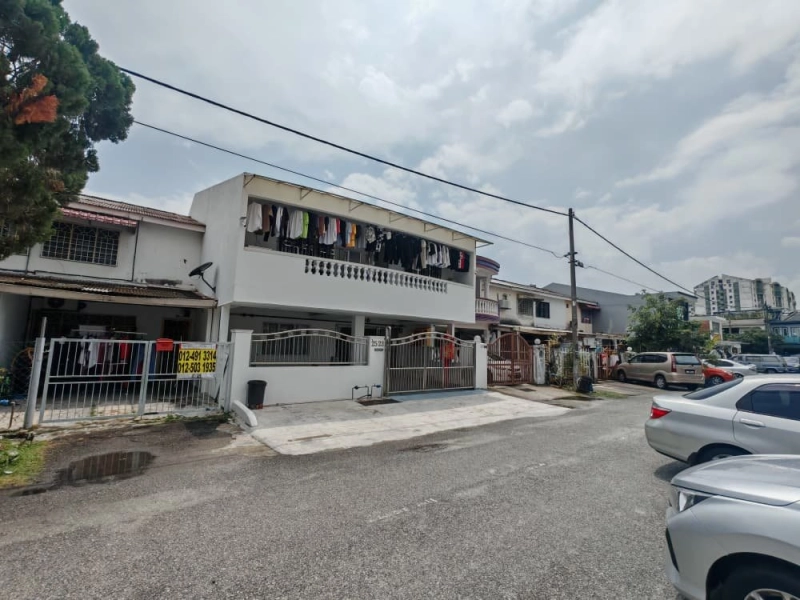 2 storey house - Taman Cempaka @ Ampang - Sale below bank value Rm70k