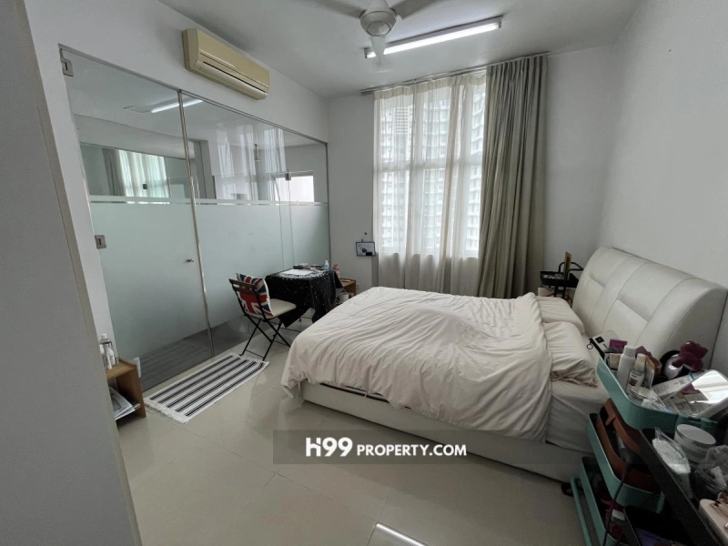 USJ One Avenue Condominium Pool View Side by Side parking