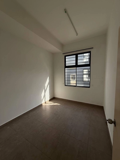 Skudai Bandar Pulai Jaya 2Storey Endlot House 24x65 4Rooms 4Baths For Sale