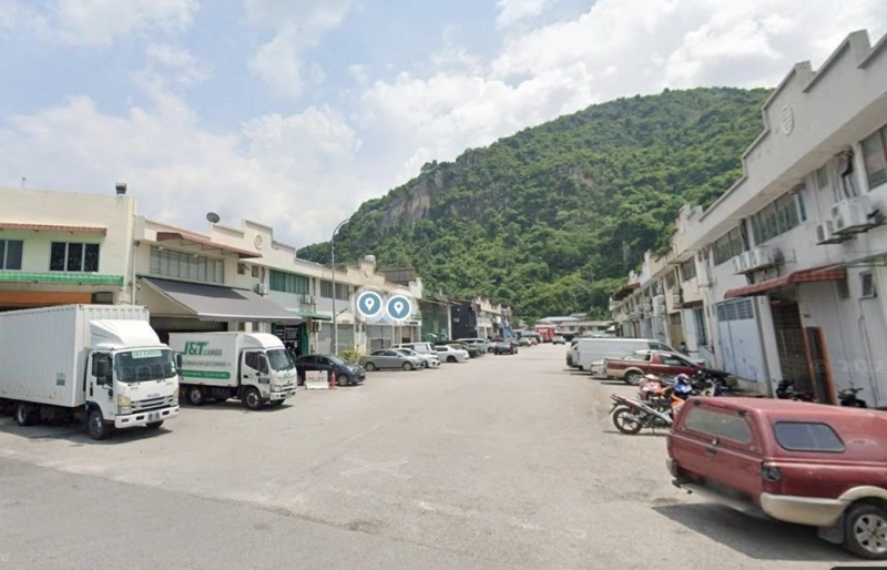 FACTORY 1.5 STY, Jalan TIB (Taman Industri Bolton) 68100 Batu Caves, Selangor