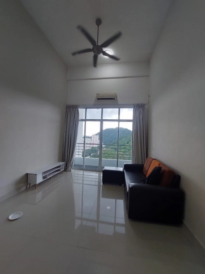 Boulevard Condominium Farlim Furnishe & Renovated 1200sf 2 Car Park