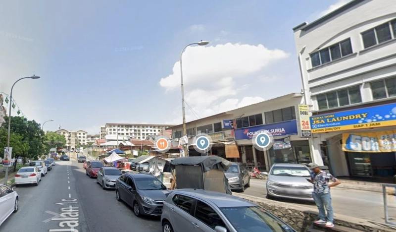 3 STOREY SHOP TAMAN CASTLEFILED SUNGAI BESI, Actual, Facing ROAD View