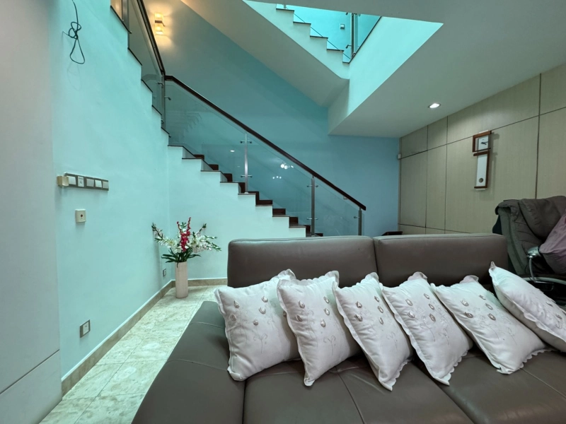 2.5 Storey LAMAN SIERRAMAS WEST Sungai Buloh, Actual, FULLY Renovated, Low Deposit