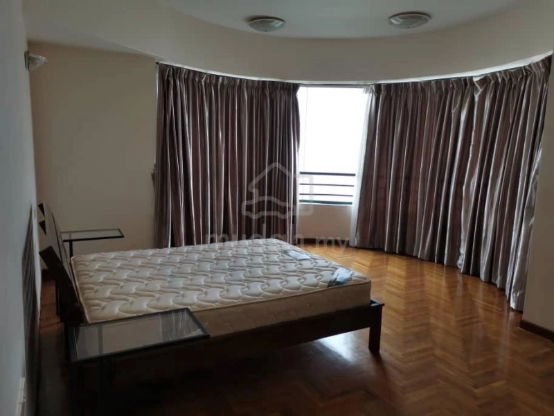 Silverton Condominium