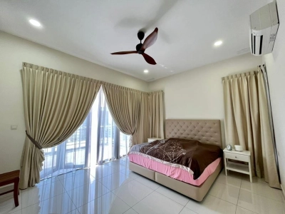 Kulai Indahpura Raintree Residences 2Storey Cluster House 4Rooms 4Baths Renovated Unit For Sale