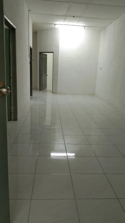 taman merak 10min to batu kawan