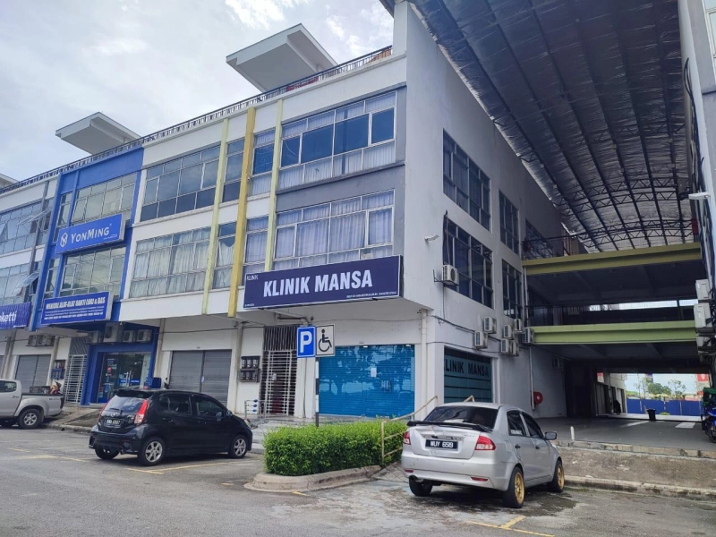 End lot 3 storey Shop - The Galleria Klang Sentral @ Meru , Klang-Good for investment Roi 5%-Sale below bank value Rm120k