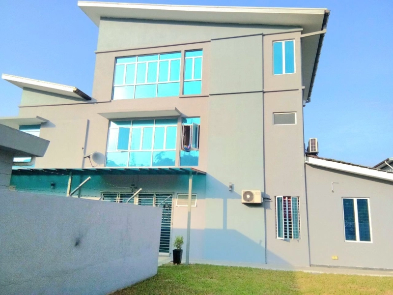 Taman Kuang Perdana Corner Lot 2.5 Storey Bungalow