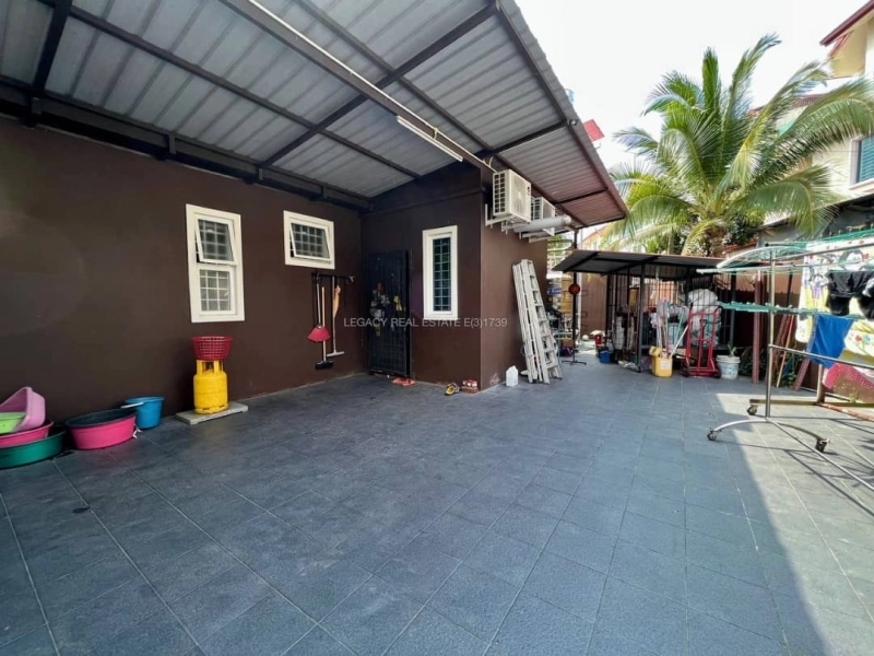 Semi-Detached House, Taman BDC, Kolombong, Kota Kinabalu.