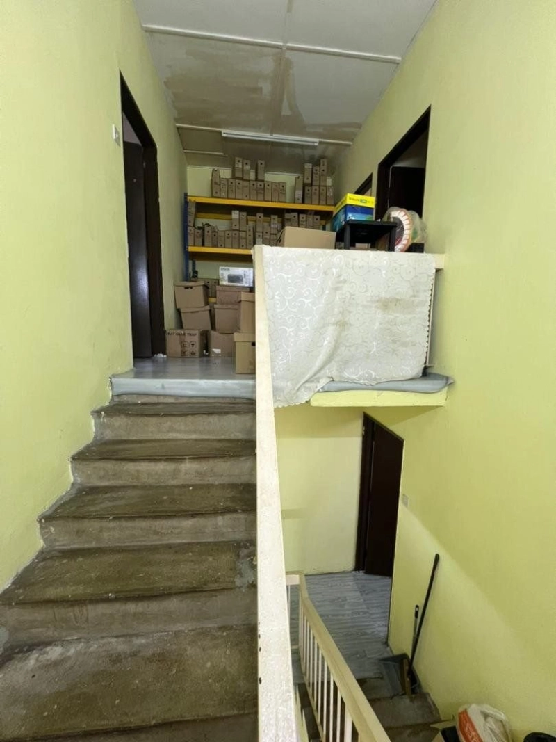 3 Storey TAMAN DAYA Kepong, Actual, RENOVATED, Well Keep, Low Deposit