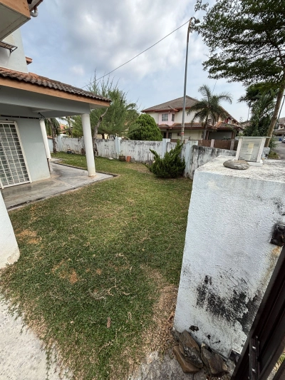Big and Cheap Renovated Corner House Near Kota Kemuning/ Jalan Kebun/ Bukit Rimau