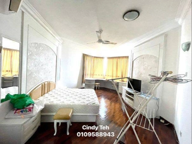 Gurney Beach Resort, Gurney Drive