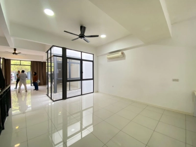 16 quartz taman melawati,5bedroom,partly furnish,easy access