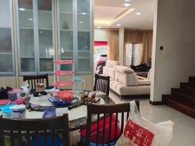 3 STOREY TAMAN DAMAI JAYA SELAYANG, Actual, Freehold, RENO & EXTENDED
